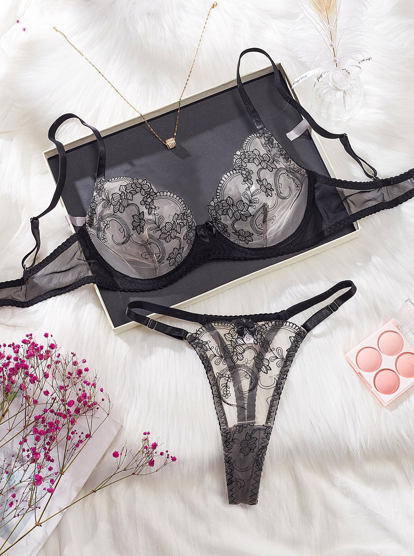 Iris Vros Lingerie